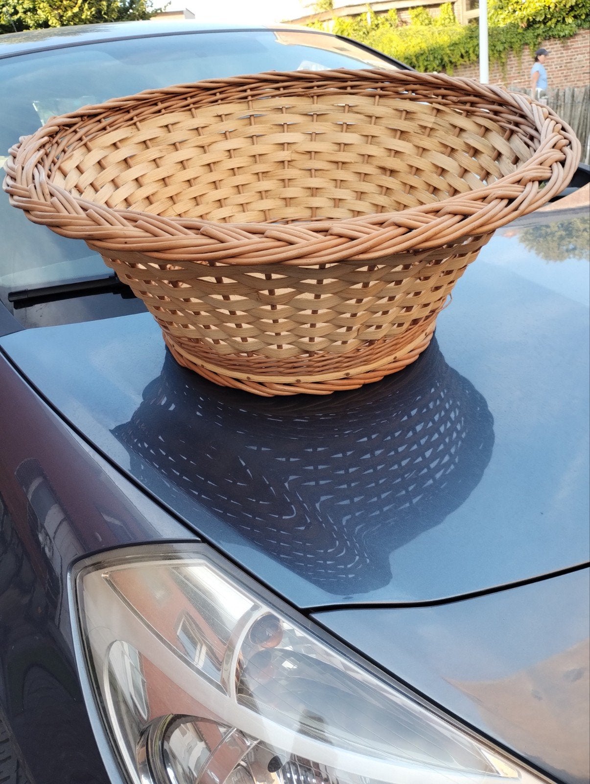 Très grand panier en osier... état neuf.. 65x65cm..., Maison & Meubles, Accessoires pour la Maison | Plataux & Paniers, Panier
