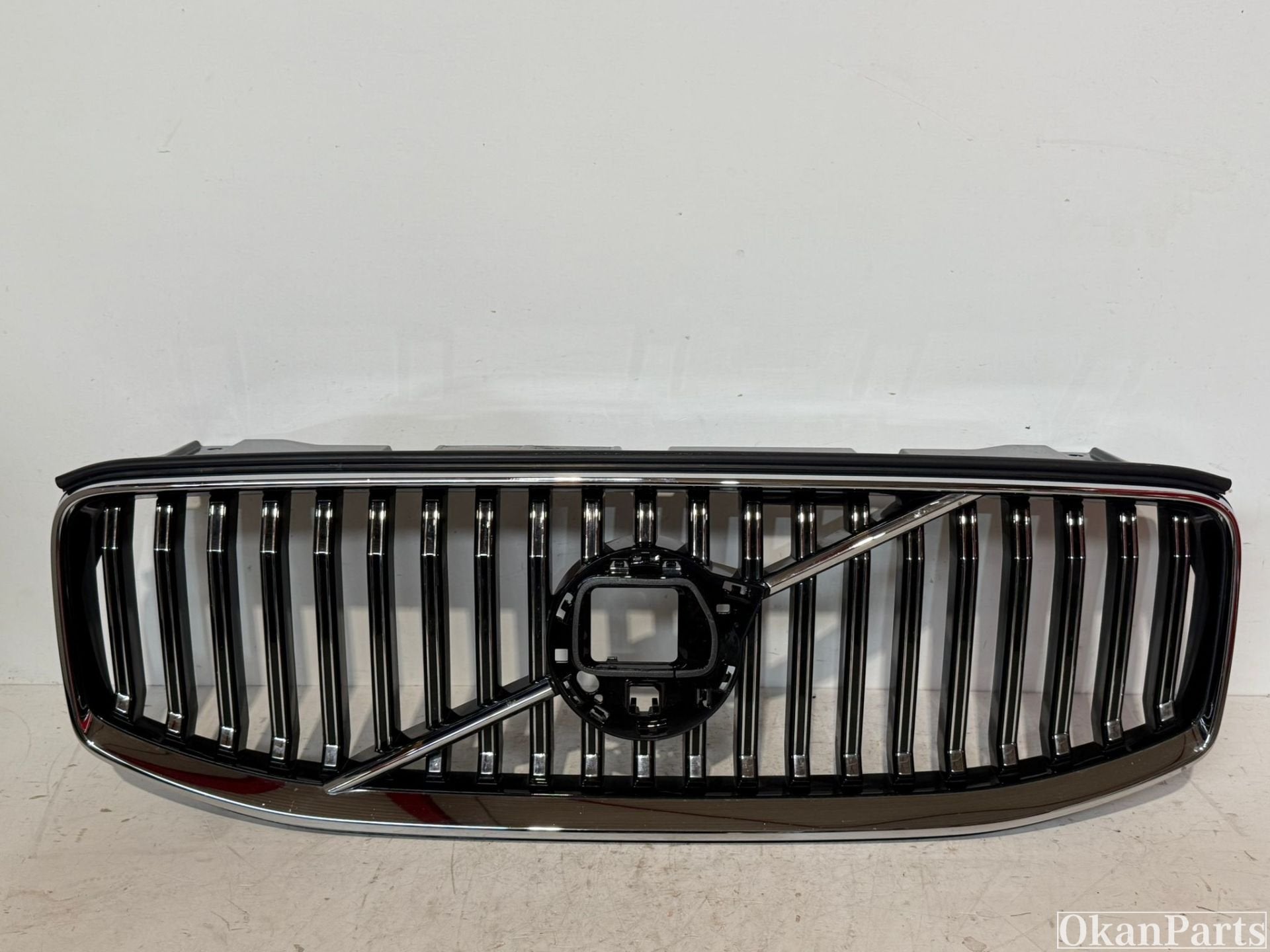 Calandre Volvo XC60 II restyl e 32291019, Utilisé, Avant