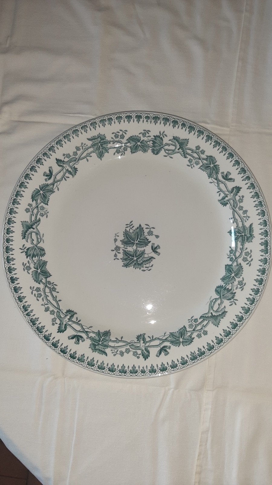 Très grande assiette en faïence, Antiquités & Art, Enlèvement