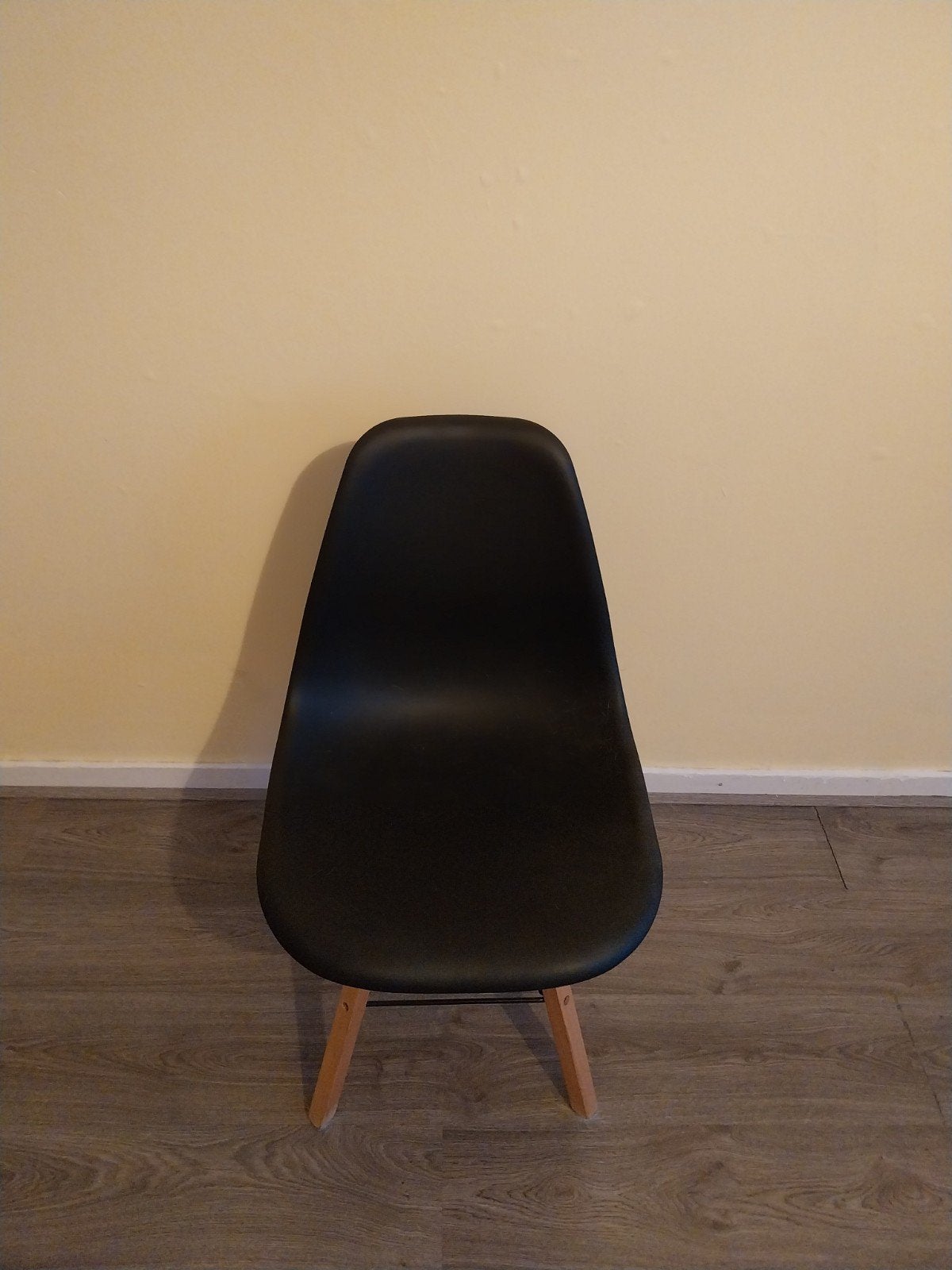 4 zwarte stoelen voor 50 euro, Huis en Inrichting, Stoelen, Ophalen