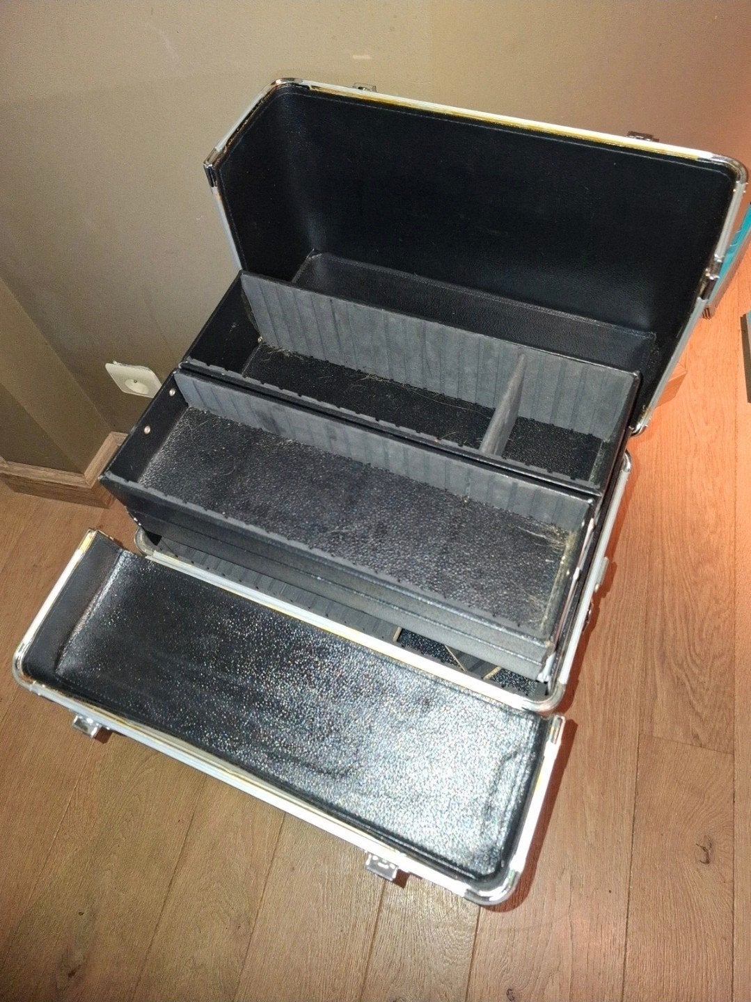 werkkoffer voor kapper of schoonheidsspecialist, Ophalen, Zo goed als nieuw, Zwart, Hardcase