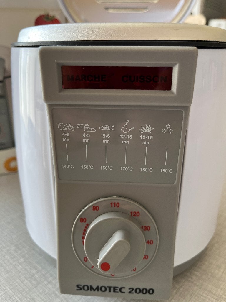 Nieuwe kleine elektrische friteuse!, Elektronische apparatuur, Frituurpannen, 1 tot 2 liter, Ophalen, Nieuw, Uitneembare binnenpan