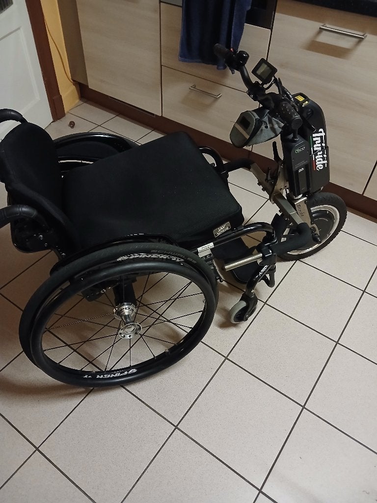 Chaise plus assistance electrique, Divers, Chaises roulantes, Enlèvement, Comme neuf, Fauteuil roulant électrique