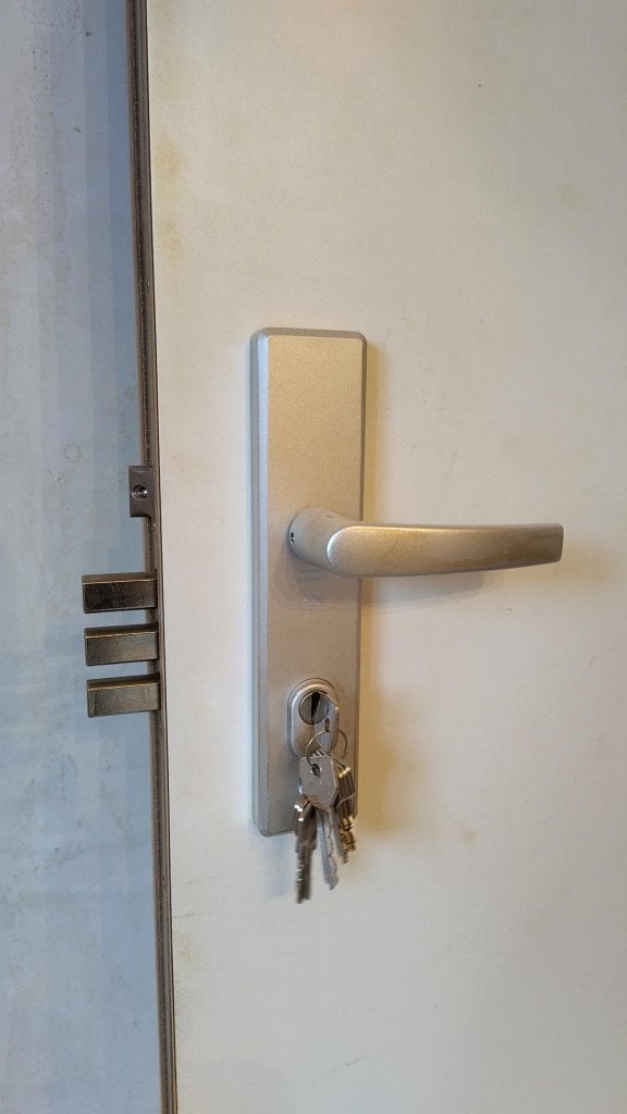Porte intérieure de sécurité ANTI-EFFRACTION, encore 2 disp, Enlèvement, Utilisé, Bois, Porte intérieure