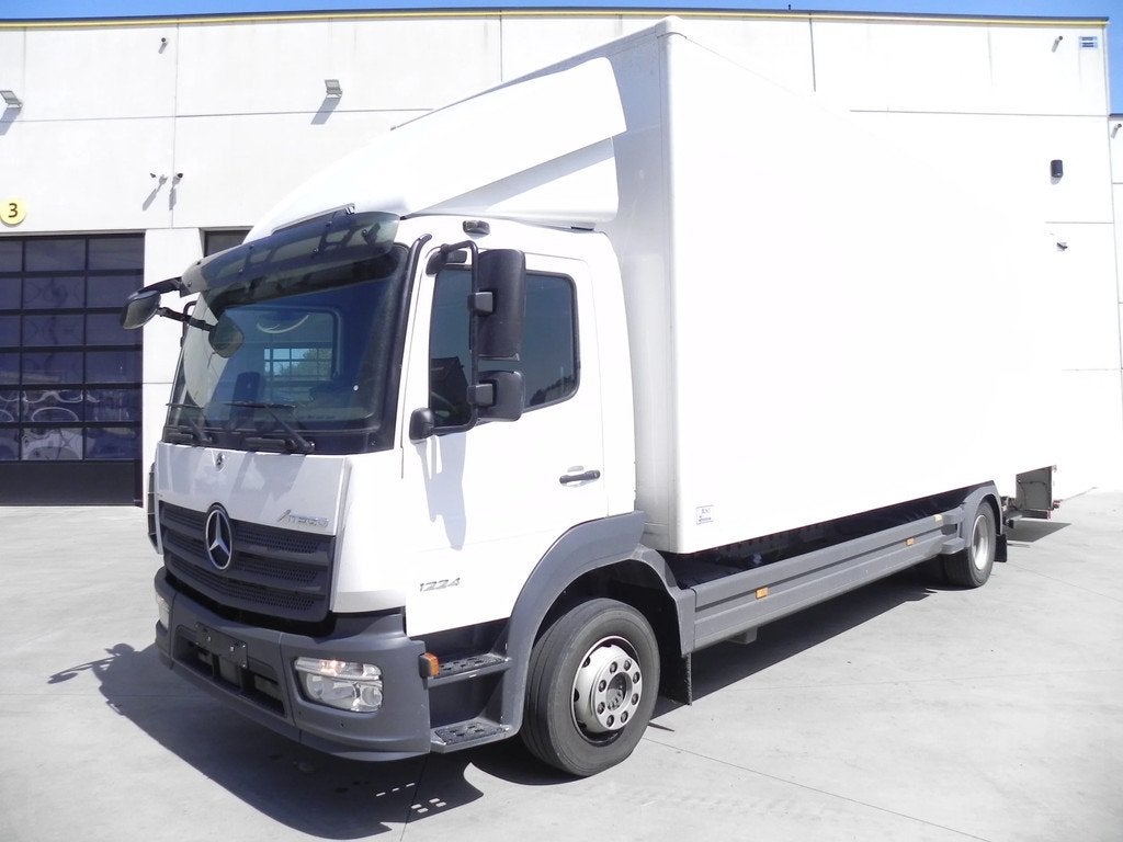 Mercedes-Benz Atego 1224 Bakwagen met laadklep en laadklep, Auto's, Vrachtwagens, Automaat, Navigatiesysteem, 240 pk, Euro 6