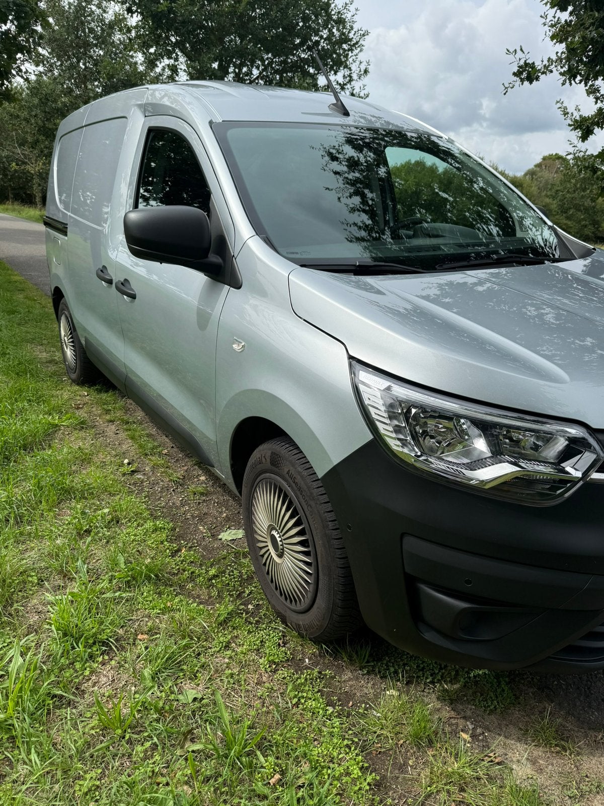 Renault express 1.3 benzine 2023, Autos, Achat, Air conditionné, Particulier, Essence