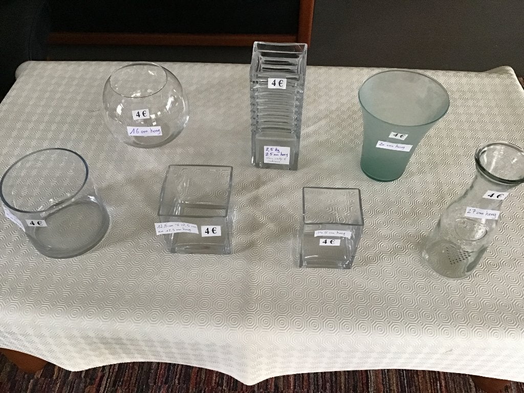 12 vases et carafes en verre pour seulement 4 euros chacun, Maison & Meubles, Enlèvement ou Envoi, Comme neuf