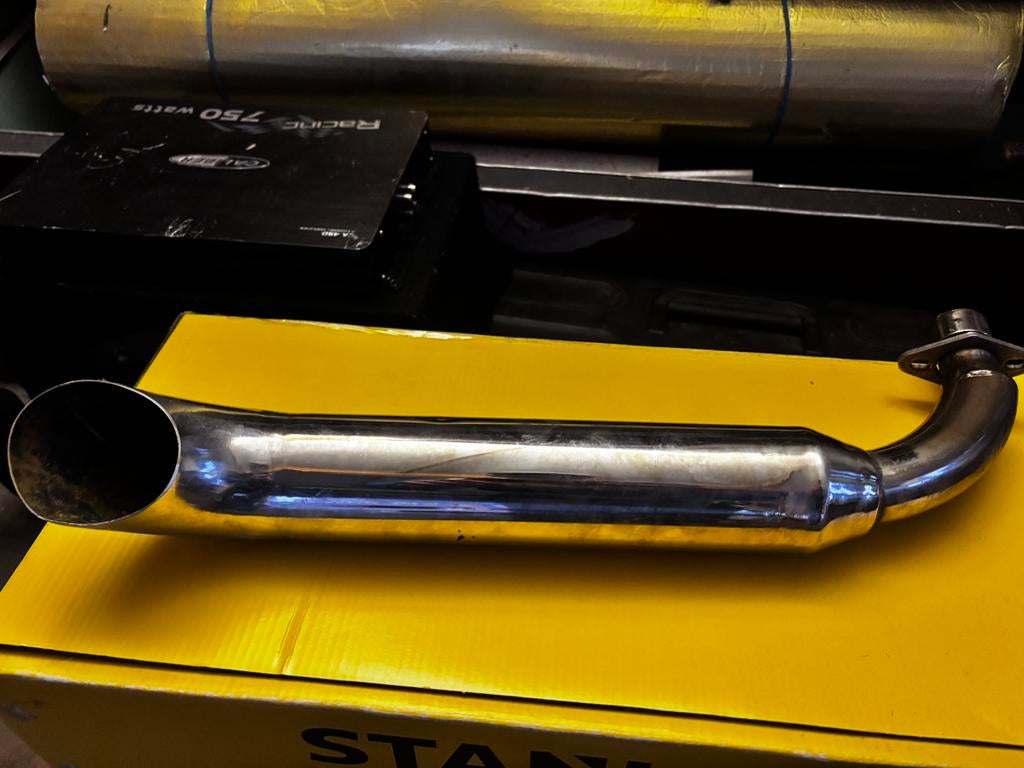 Dax uitlaat, Enlèvement, Honda