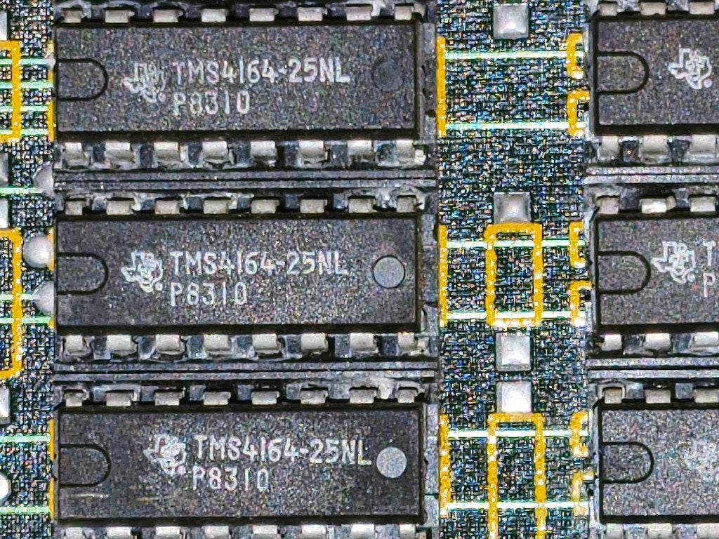 128x64kbit Dram TMS4164 (Apple ii,commodore64), Ophalen of Verzenden, Gebruikt, Console
