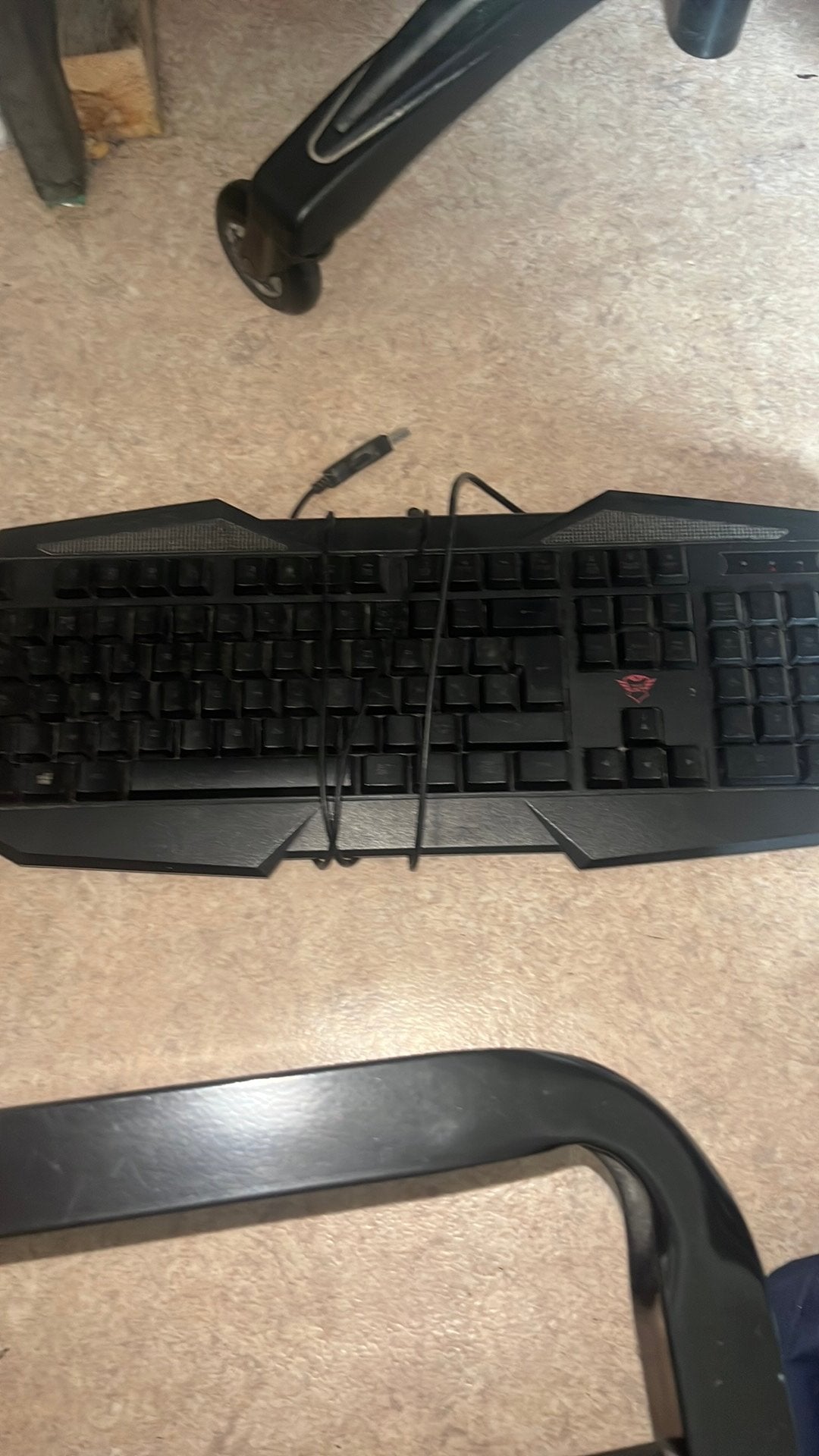 Clavier gamer – 10 €, Informatique & Logiciels, Claviers, Enlèvement, Comme neuf, Clavier gamer