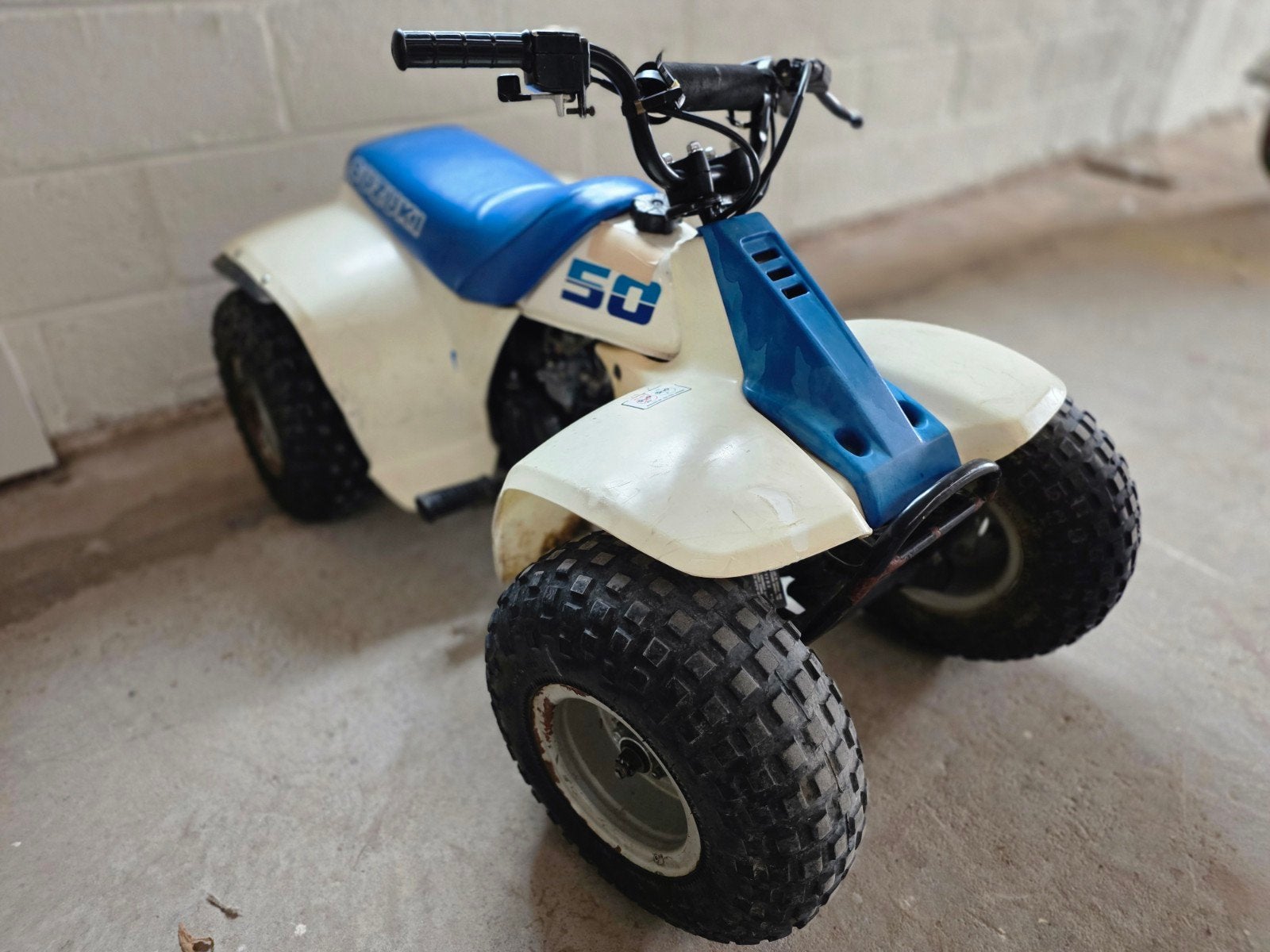 SUZUKI LT50, Motoren, Quads en Trikes