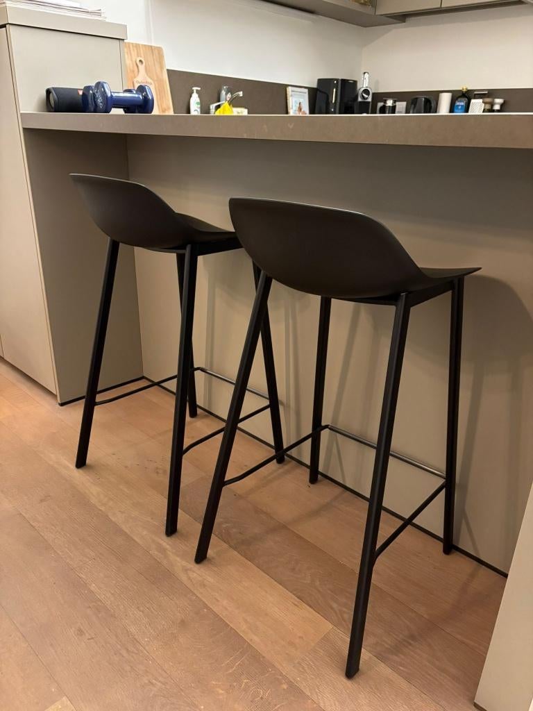 Barstoelen, 2 krukken, Ophalen, Zo goed als nieuw, 60 tot 90 cm