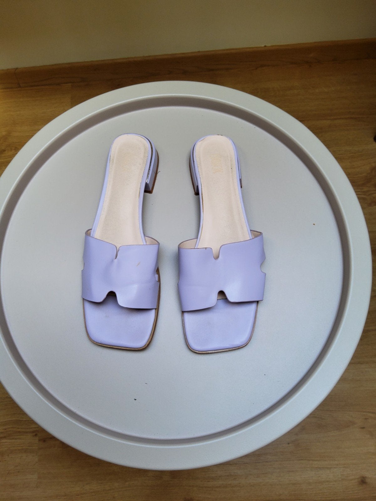 Paarse slippers, Ophalen, Slippers