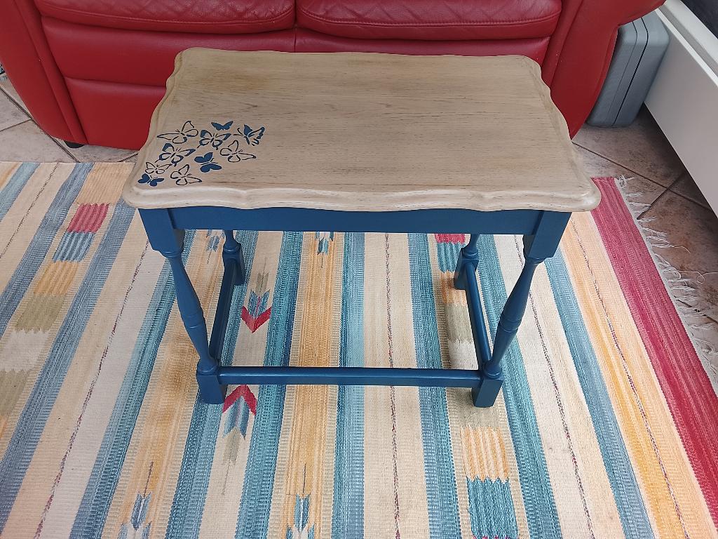 belle table d'appoint, Enlèvement