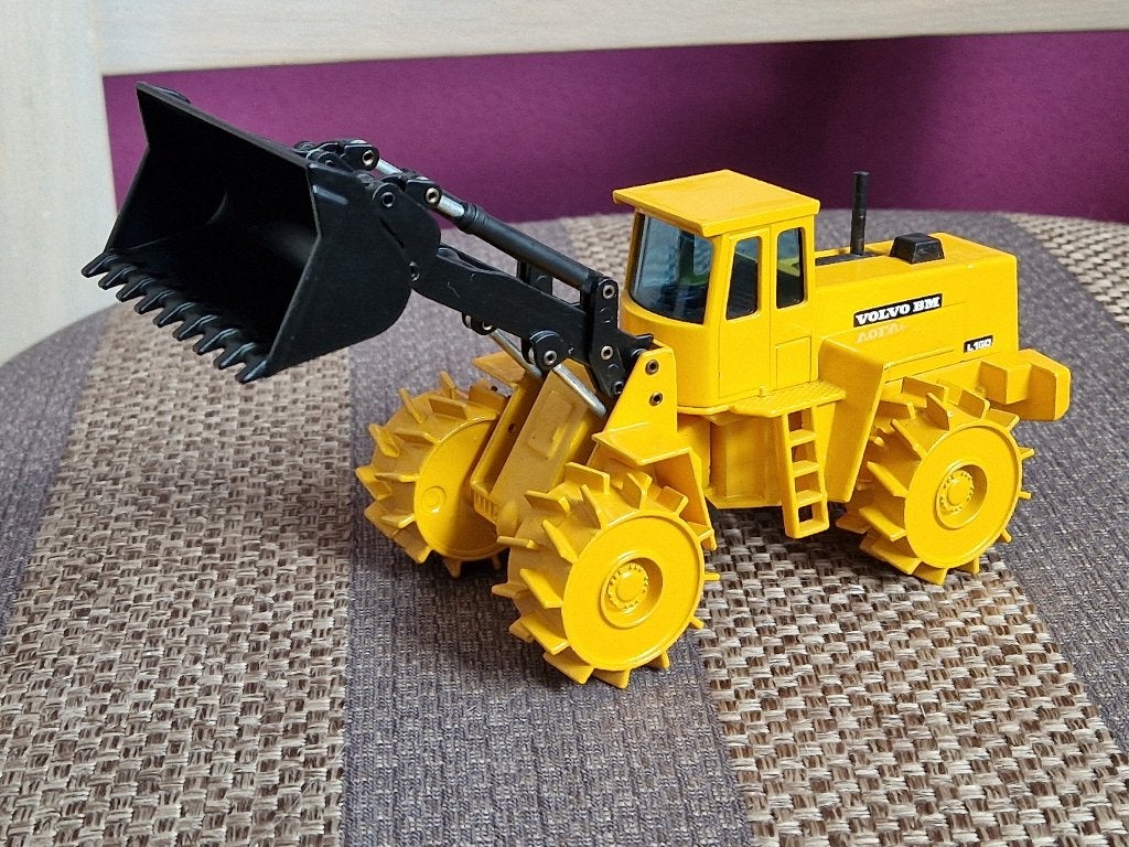 Joal 241 Compacteur Volvo BM L-160 1:50 bulldozer miniature, Enlèvement ou Envoi, Comme neuf, Grue, Tracteur ou Agricole, Autres marques