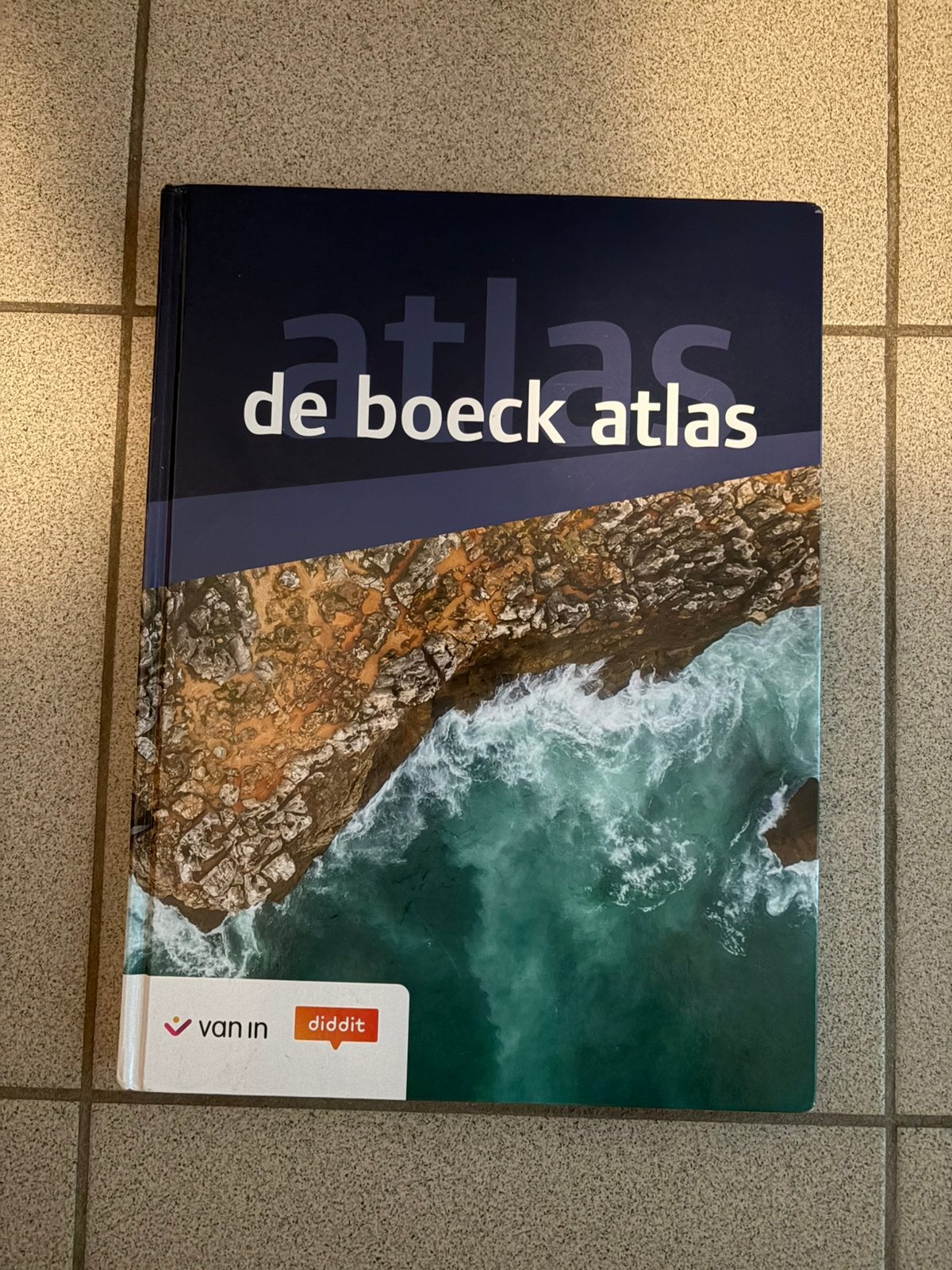Atlas boek middelbaar, Ophalen, Zo goed als nieuw