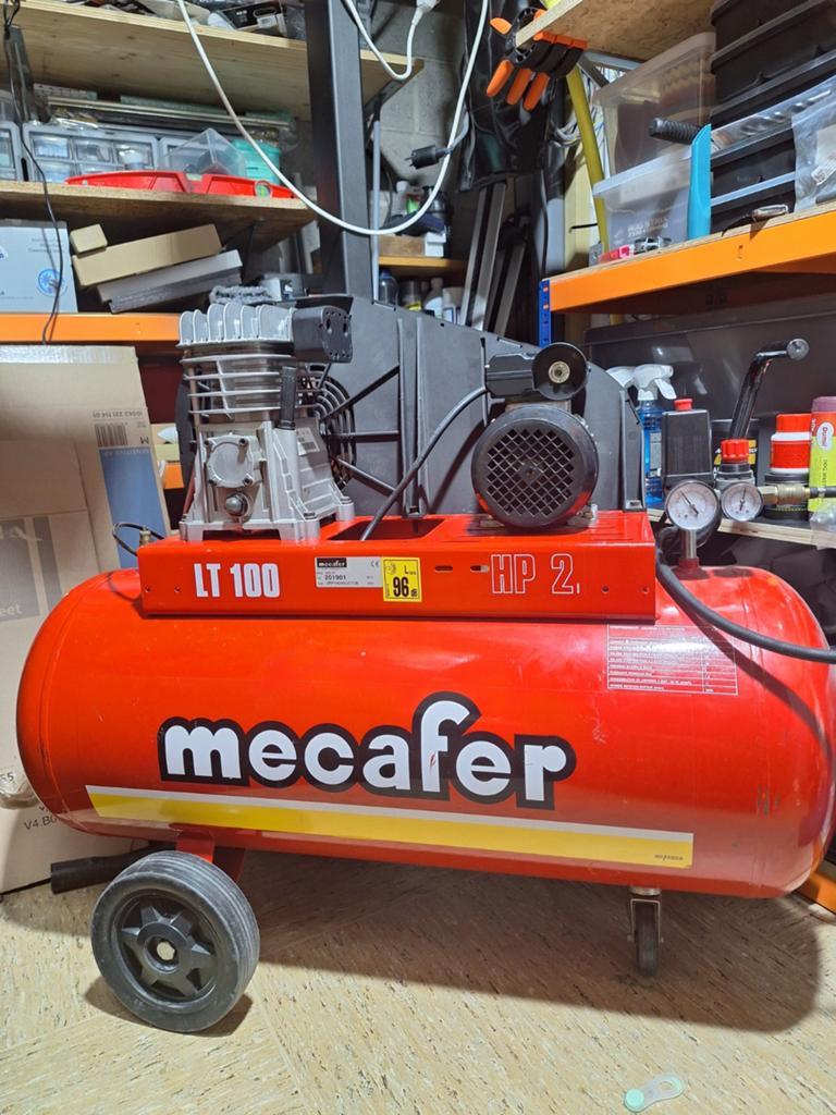 Compressor van 100 liter in zeer goede staat., Doe-het-zelf en Bouw, Compressors, Ophalen