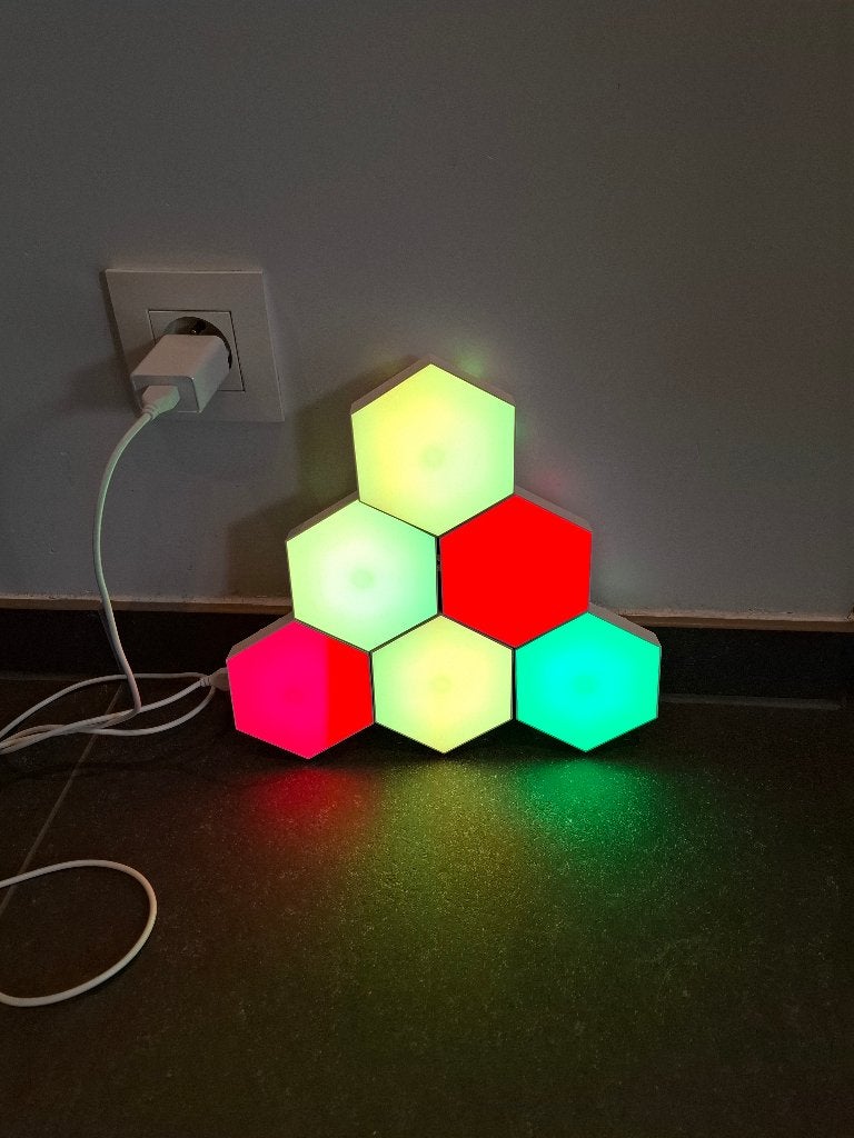 zeshoekige LED wandlamp, Kinderen en Baby's, Meerkleurig, Ophalen, Zo goed als nieuw, Lamp