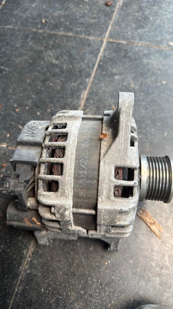 Alternator iveco daily bj2018   0125811138 of 5802266117, Auto-onderdelen, Ophalen, Gebruikt