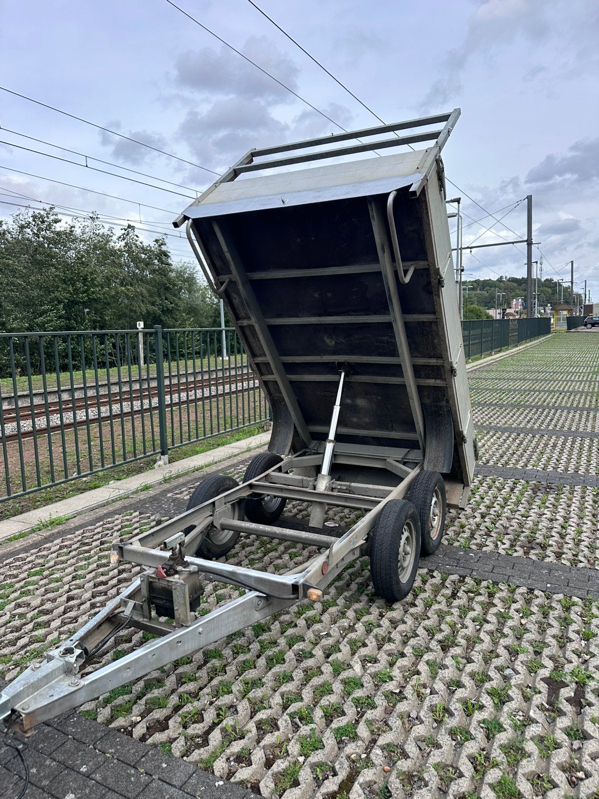Dubbelas kipper 750 kg, Ophalen, Zo goed als nieuw