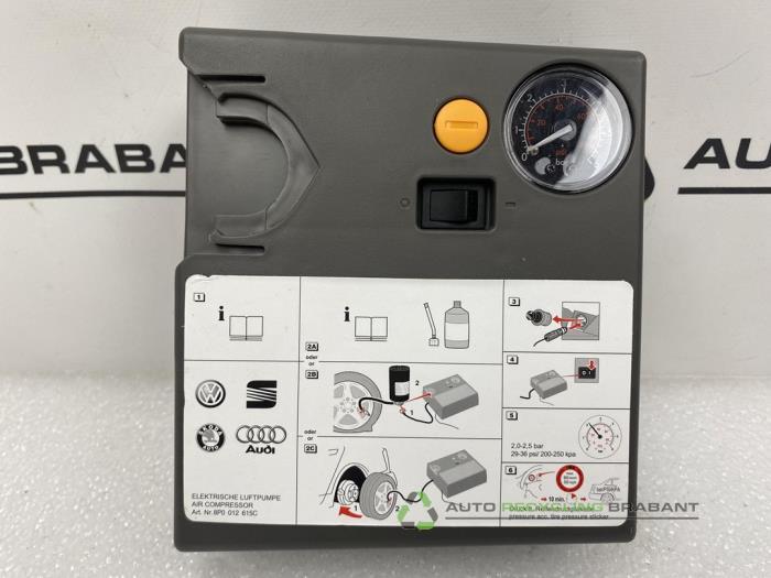 Bandenpomp van een Volkswagen UP, Gebruikt, -, Volkswagen, -