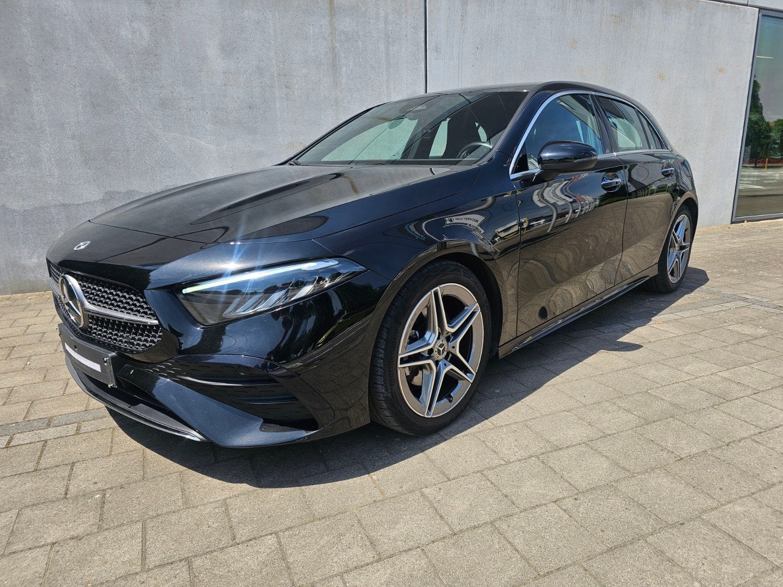 Mercedes A200 benzine AMG-line, Auto's, Euro 6, 4 cilinders, Zwart, 120 kW