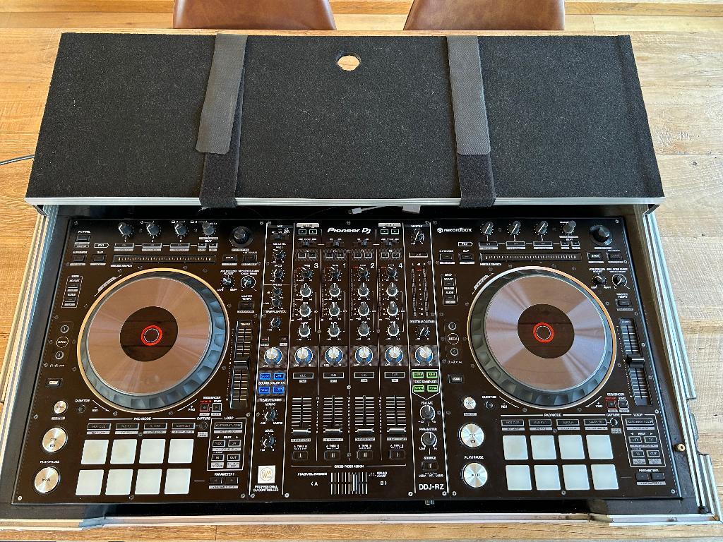 Pioneer DDJ RZ controller + Prodjuser Flightcase, Ophalen, Zo goed als nieuw, Dj-set, Pioneer