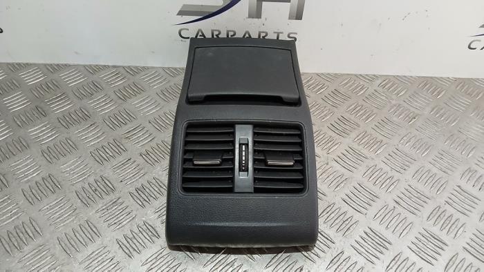 Grille d'aération arrière d'un Mercedes CLA, 3 mois de garantie, Utilisé, -, -