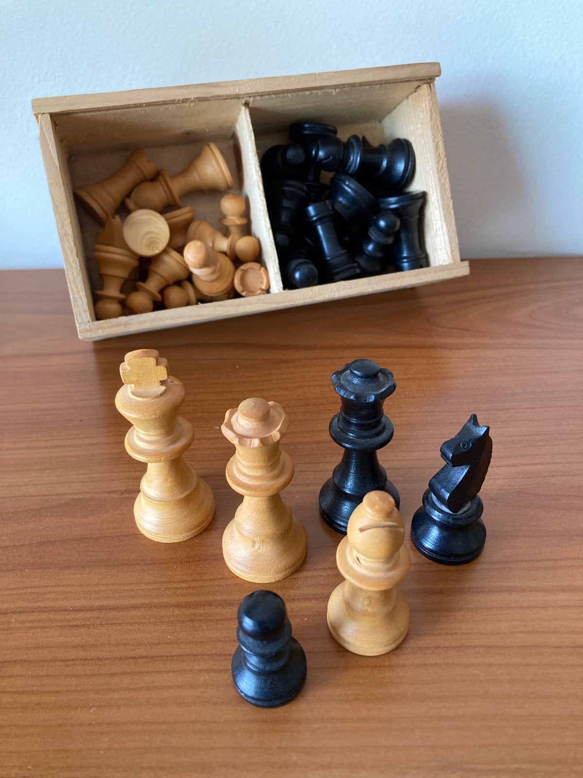 Schaakstukken in hout, Hobby en Vrije tijd, Ophalen, Zo goed als nieuw