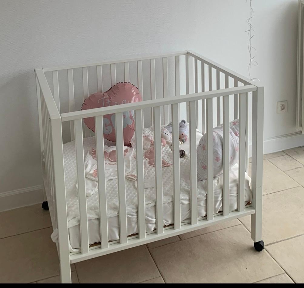 Baby box op wielen + matras, Kinderen en Baby's, Ophalen, Zo goed als nieuw