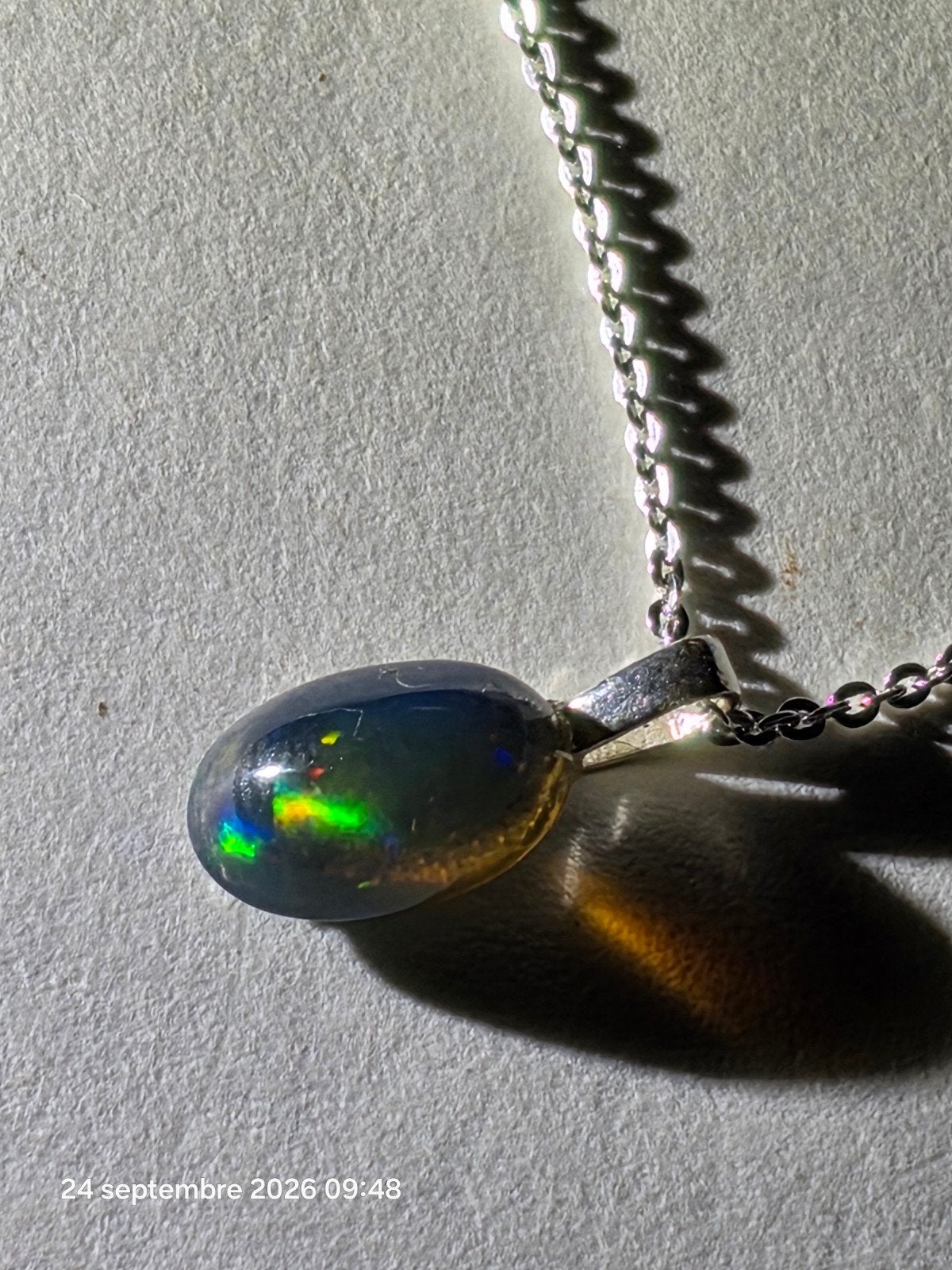 Pendentif en argent massif 925 avec opale noire d'Éthiopie, Neuf, Enlèvement, Avec pierre précieuse, Argent