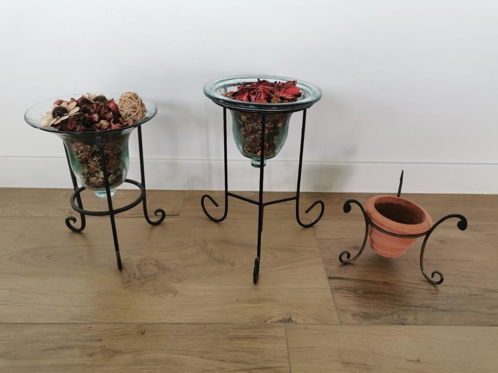 Support avec un talon ou un pot de fleurs, Enlèvement ou Envoi