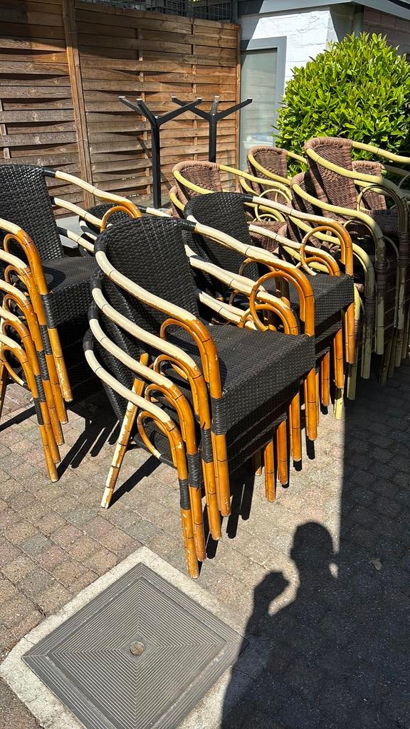 Terras stoelen, Ophalen