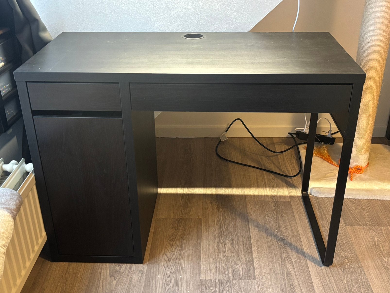 Ikea MICKE Bureau, zwartbruin, 105x50 cm, Comme neuf, Bois, Espace de rangement, Enlèvement