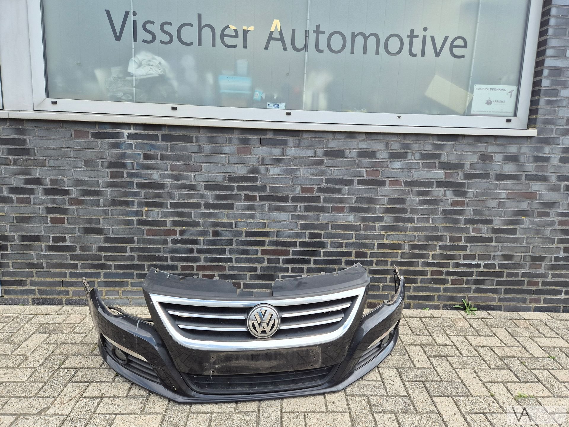 Voorbumper met grille van VW Passat cc 2008 - 2013 €350, Gebruikt, -, -, Ophalen of Verzenden