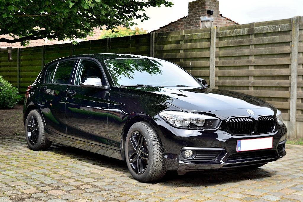 BMW118, 1498 cc, Zwart, Particulier, 3 cilinders