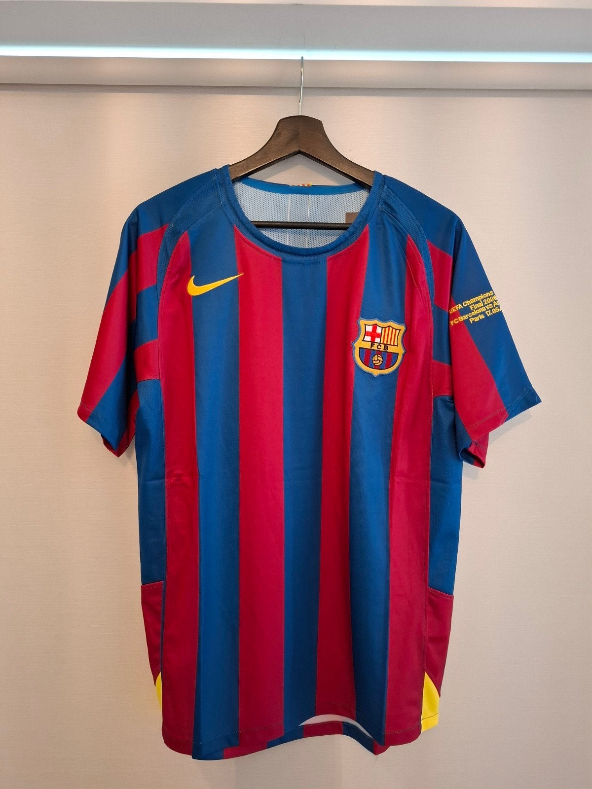 FC Barcelona shirt - M - Ronaldinho 10, Taille M, Enlèvement ou Envoi, Neuf, Maillot