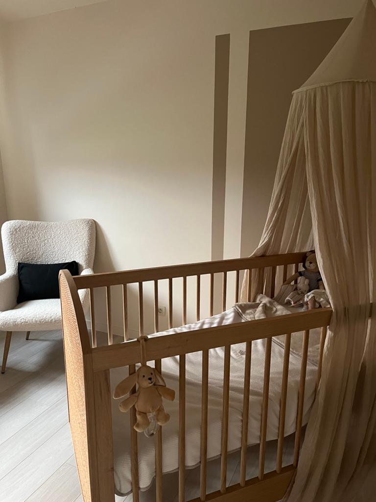 Babybed-rotan-met aerosleepmatras en toebehoren, Ophalen, Zo goed als nieuw