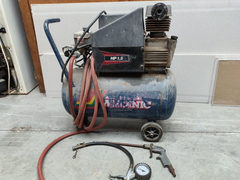 COMPRESSOR, Ophalen, Gebruikt, 6 tot 10 bar, Mobiel