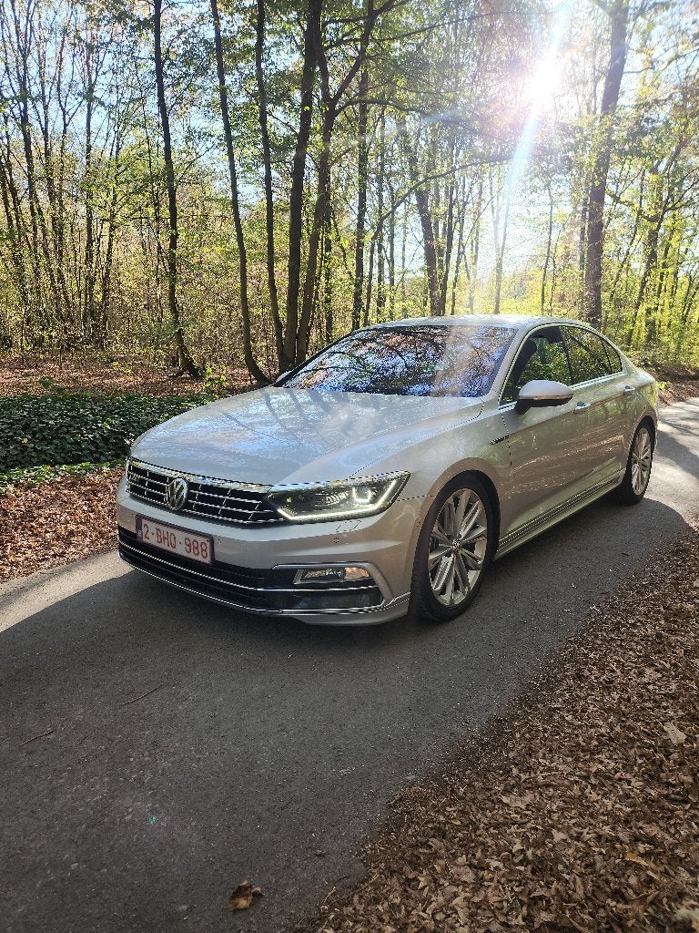 Volkswagen passat r line, Autos, Cuir, Argent ou Gris, Achat, Entreprise