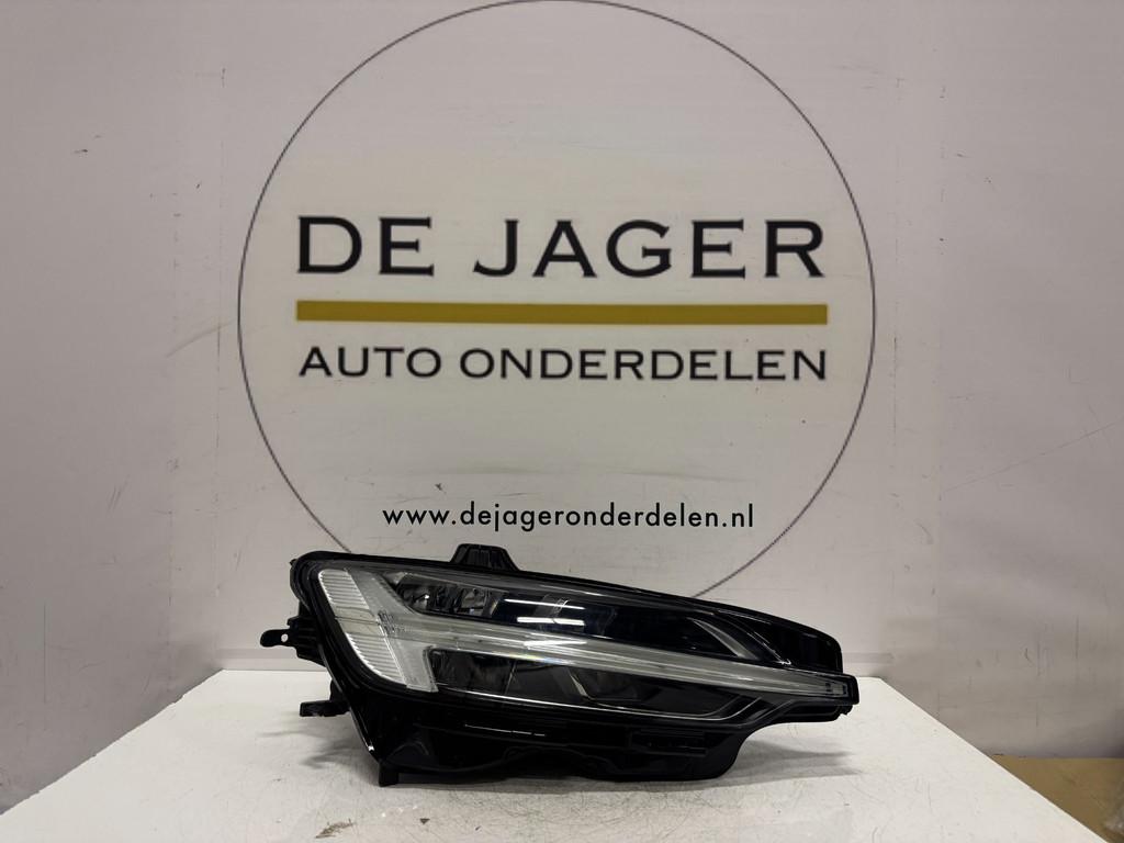 VOLVO V60 S60 VOL LED PRISE DROITE, Gunnar Engellaus vag 8
405 31  Gothenburg, SE, Info@volvocars.com, Volvo Car Corporation, Volvo