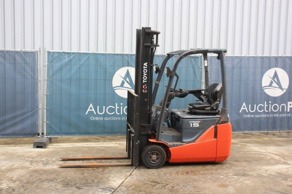 Veiling: Heftrucks en Stapelaars, Zakelijke goederen, Ophalen, Diesel, Heftruck