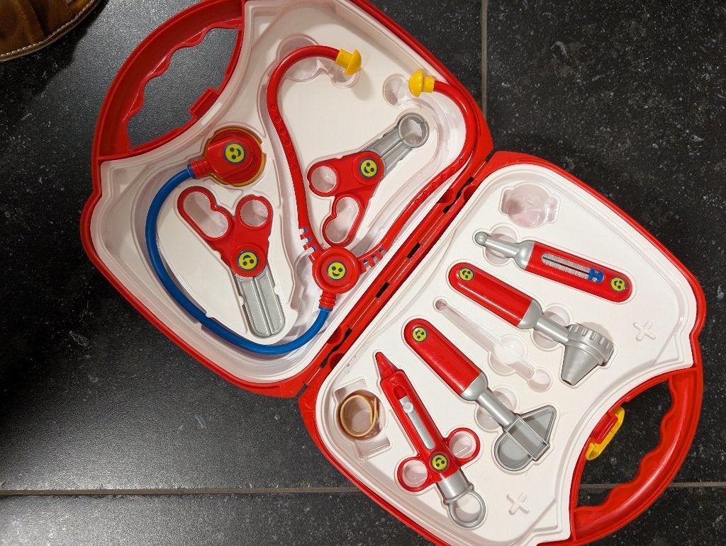 Dokter / verpleegster koffer speelgoed 3 jaar  rollenspel, Kinderen en Baby's, Ophalen of Verzenden, Gebruikt, Ontdekken