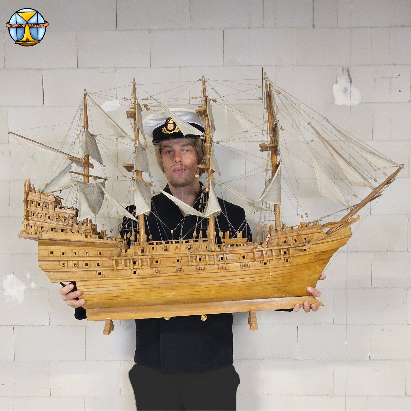 Modèle de bateau V.O.C unique fabriqué à partir d'un tronc d, Enlèvement ou Envoi, Comme neuf