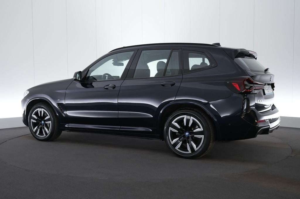 (2ECM215) BMW IX3, Auto's, BMW, Automaat, Achterwielaandrijving, Gebruikt, Blauw