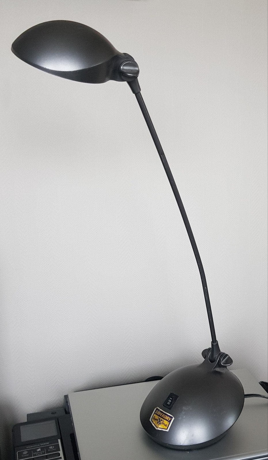 Lampe de bureau led de marque SUPERDRY en parfait état 
Lamp, Enlèvement, Lampe de bureau