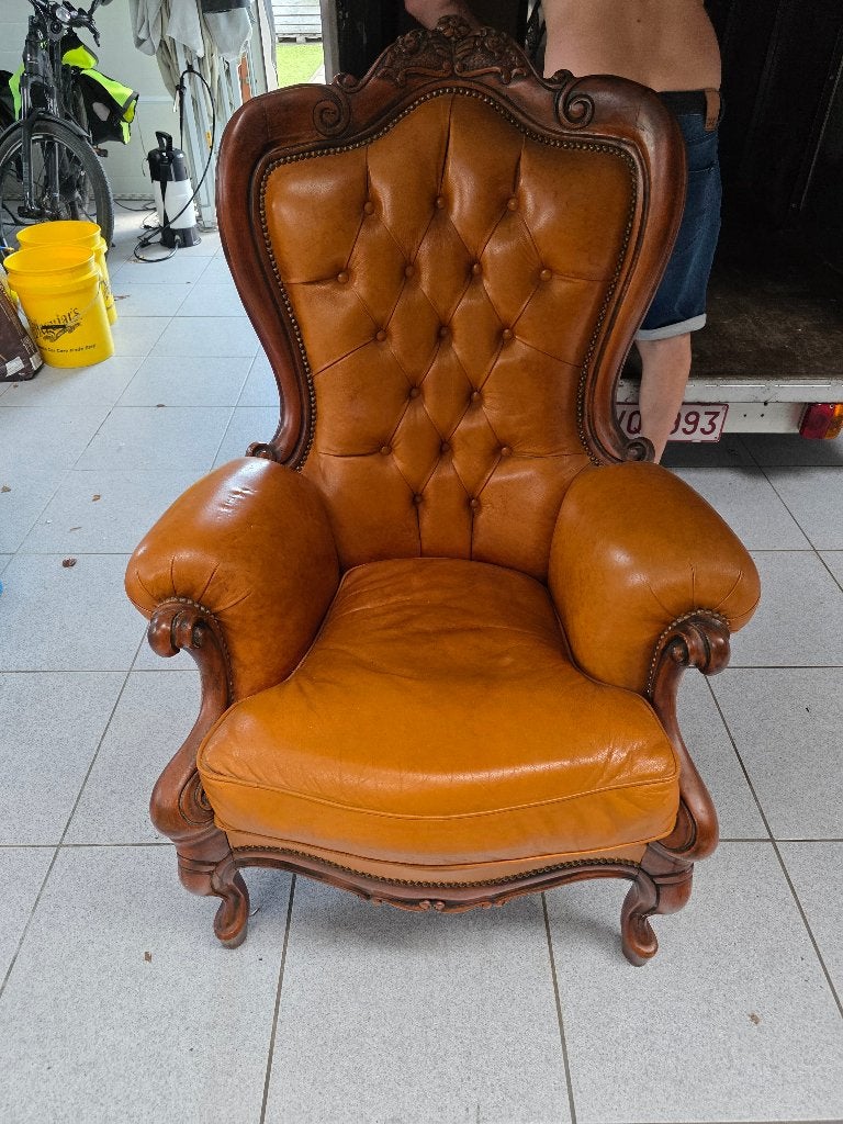 Barok oorfauteuil, Ophalen