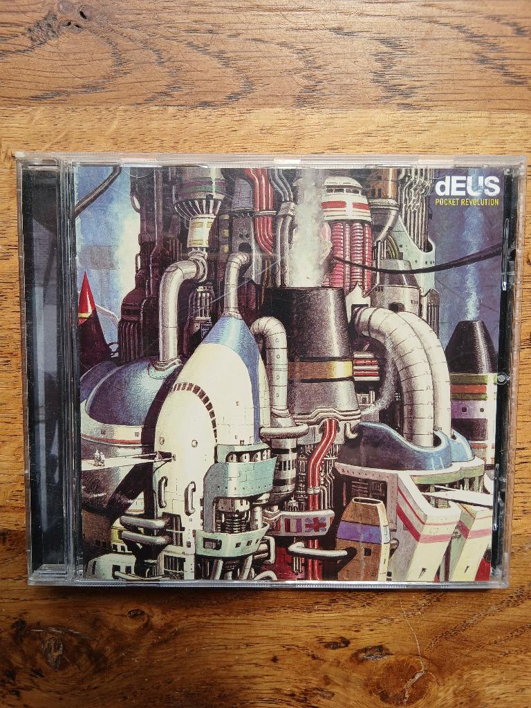 CD Deus : Pocket Revolution, Ophalen