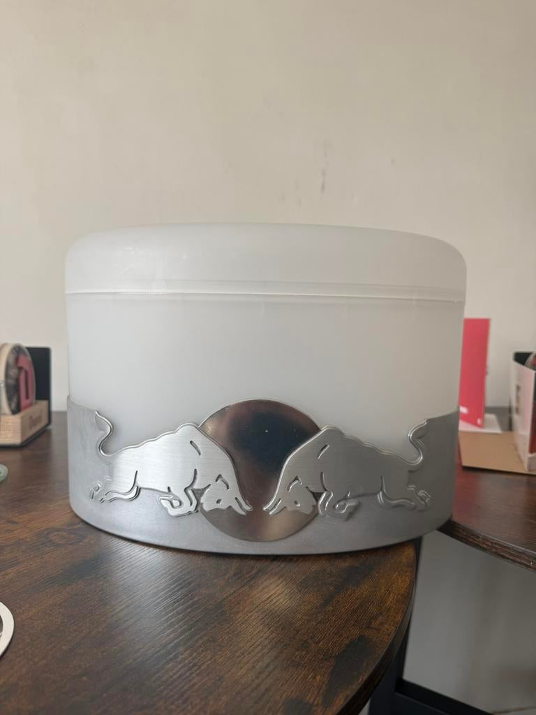 Redbull ijsemmer, Enlèvement, Comme neuf