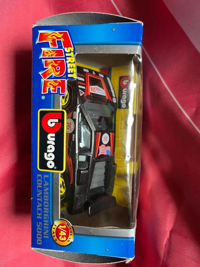 Lamborghini Countach 5000- Burago Street Fire-, Hobby en Vrije tijd, Ophalen of Verzenden, Zo goed als nieuw